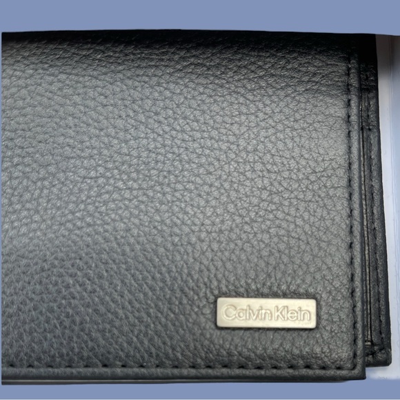 Calvin Klein Black Slimfold Wallet ca#31794 - Picture 6 of 8